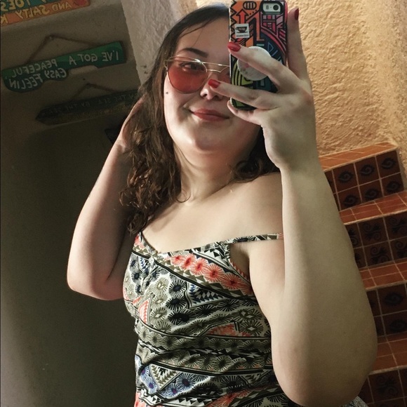 Meet your Posher, Sadye - Picture 4 of 5